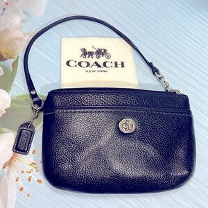 🌺 COACH BLACK PEBBLE LEATHER TURNLOCK SILVER WRISTLET SMALL BAG VINTAGE